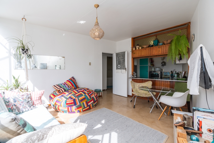 1 Bedroom Property for Sale in Vredehoek Western Cape